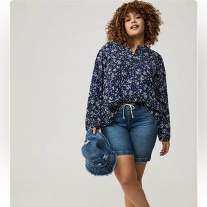 Torrid Women’s Navy Floral Challis Blouse S-4 Long Sleeve Button Front Top Y-13